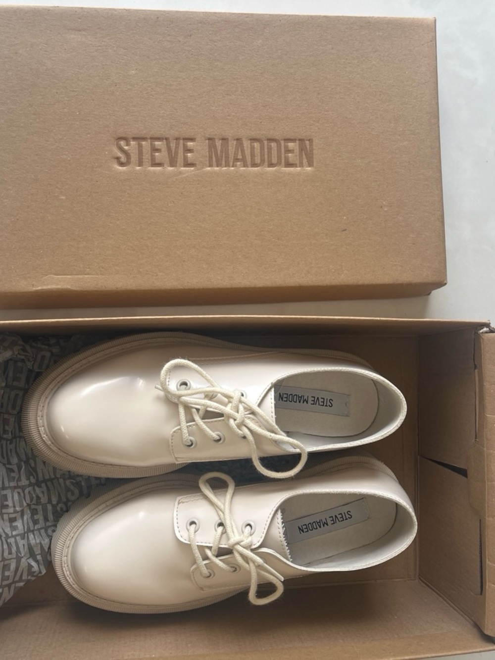 Steve Madden Bone Patent Lug Sole Oxfords
